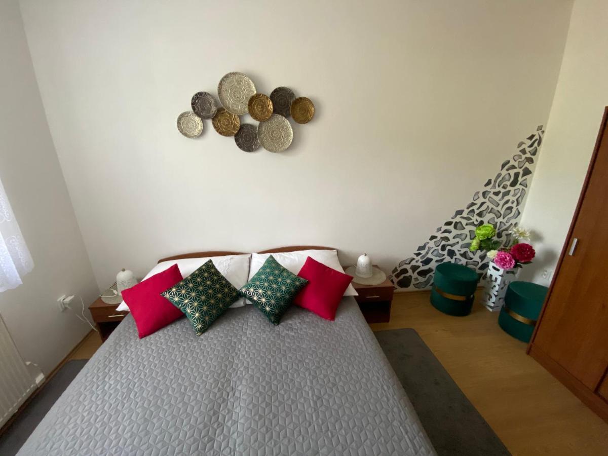 Apartments Monty โปดไฮสกา ภายนอก รูปภาพ