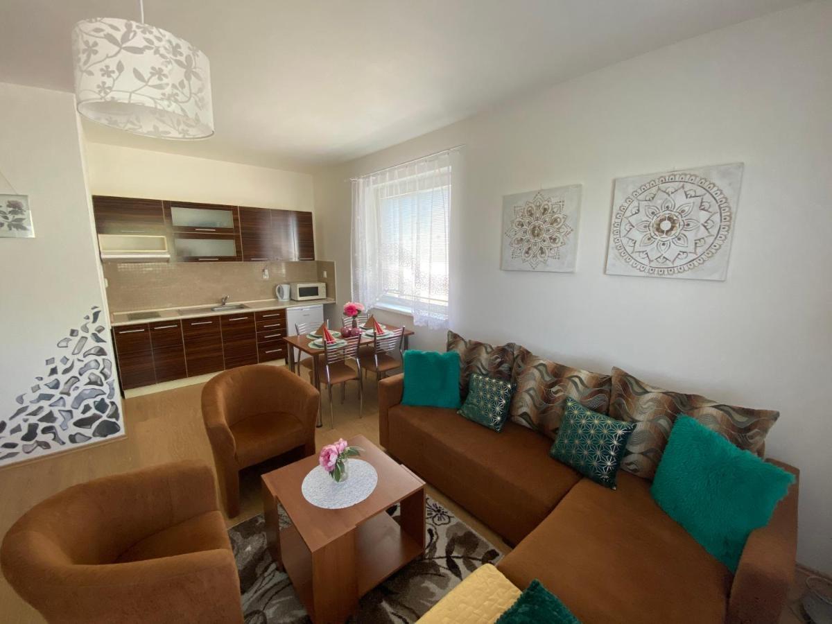 Apartments Monty โปดไฮสกา ภายนอก รูปภาพ